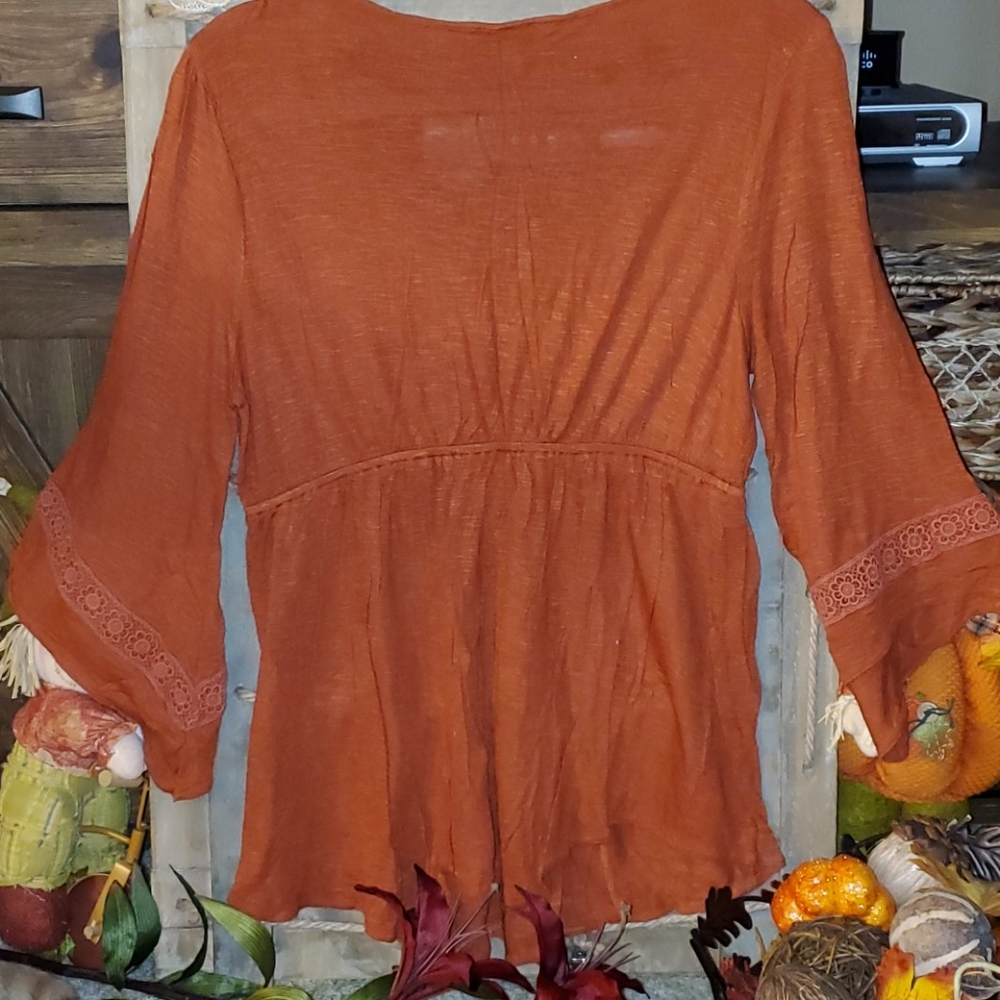 Decree Top - Picture 5 of 6